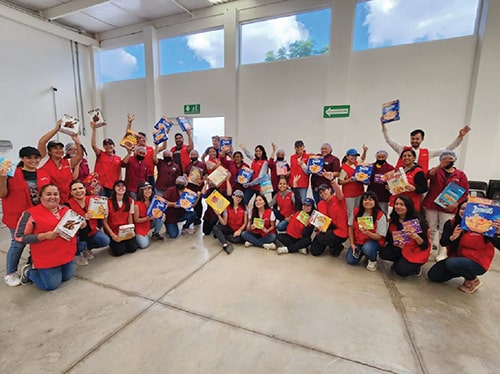 Voluntarios con cereal